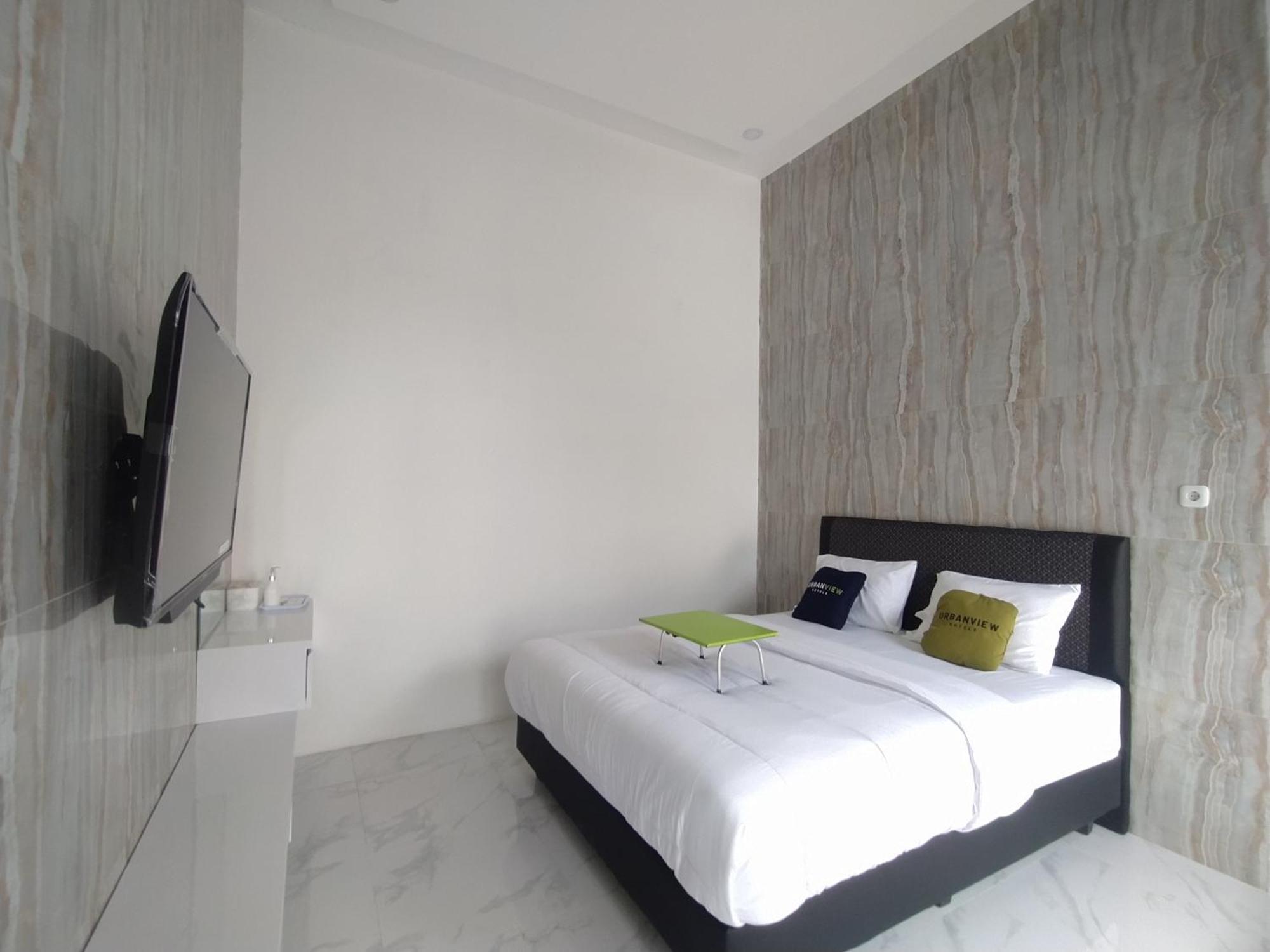 Urbanview Hotel Nimara Ngawi By Reddoorz Exterior foto